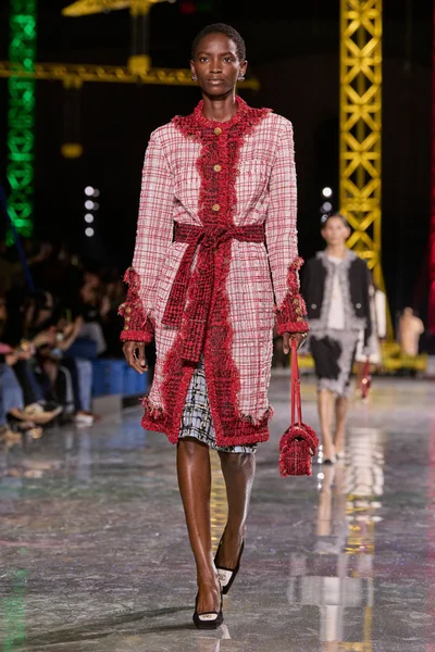 Look 27